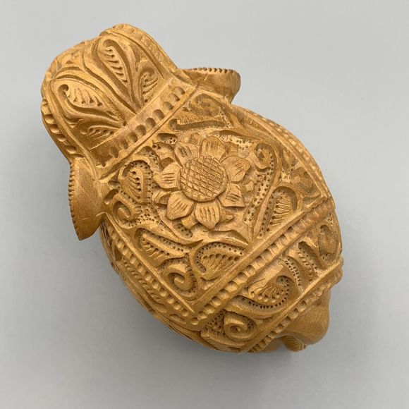 Beautiful Intricate Design Hand Carved Wood Elephant Figurine Wildlife Decor - Picture 5 of 10